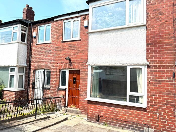 4 Bedroom Terraced House To Rent In Kelso Gardens, Leeds, LS2