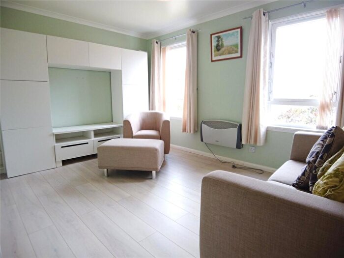 1 Bedroom Flat To Rent In Pitmedden Terrace, City Centre, Aberdeen, AB10