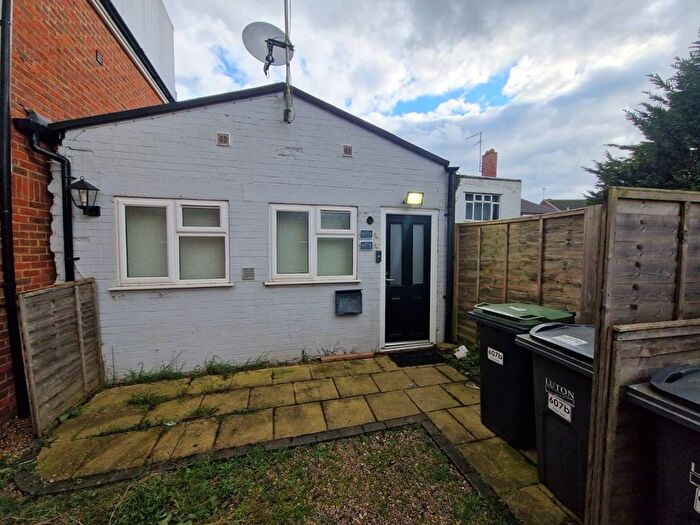 1 Bedroom Flat To Rent In Hitchin Road, Luton, LU2