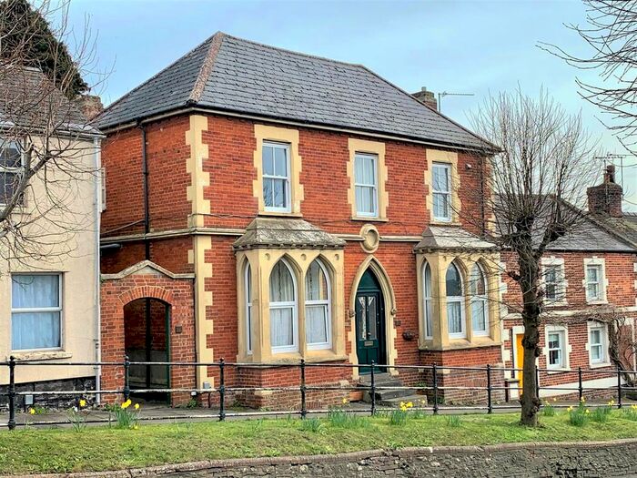 1 Bedroom Flat To Rent In High Street, Royal Wootton Bassett, Swindon, SN4