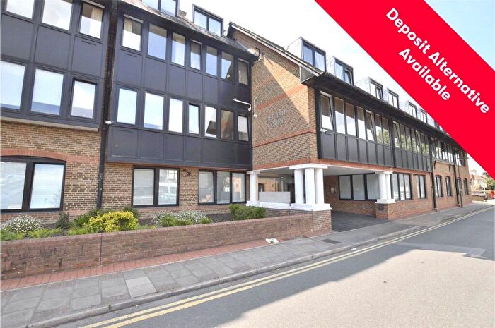 2 Bedroom Apartment To Rent In Albert Road, Horley, Surrey, RH6