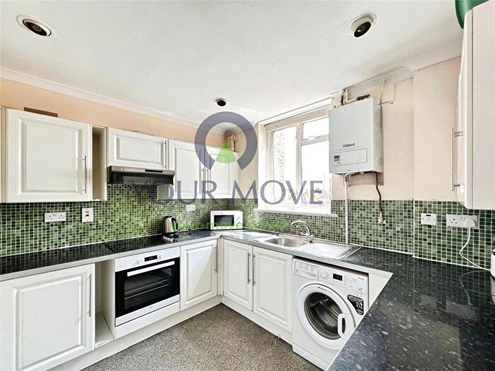 2 Bedroom Flat To Rent In Carnbrook Road, London, SE3