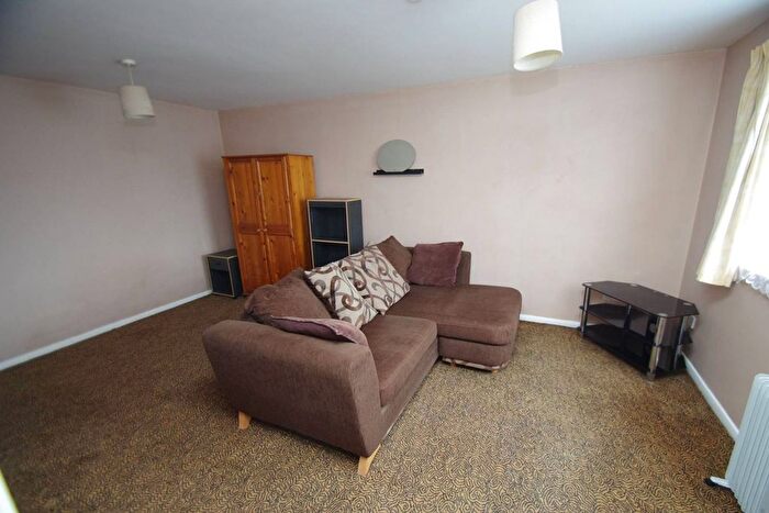 1 Bedroom Flat To Rent In Purbeck House, Watford, WD18