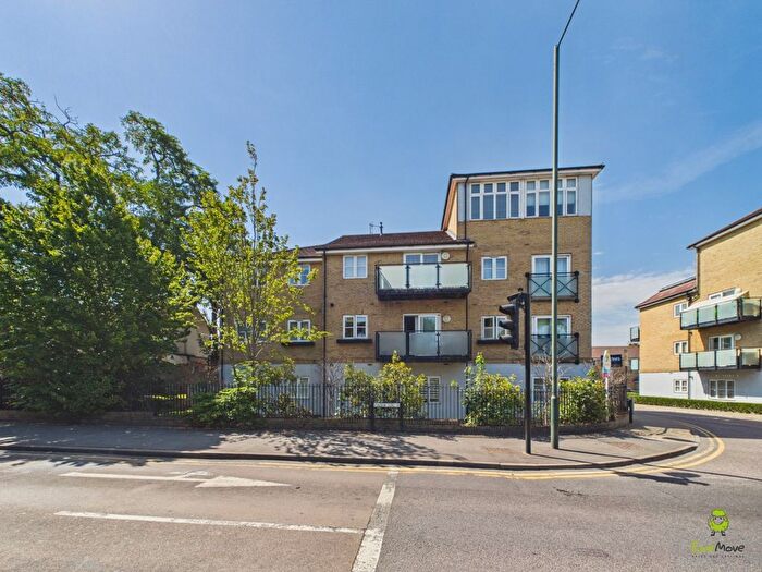2 Bedroom Flat For Sale In Talehangers Close, Bexleyheath, Kent, DA6