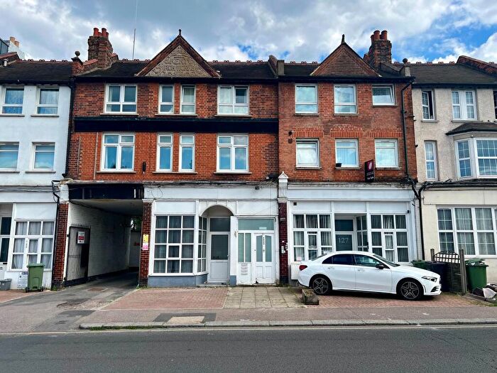 2 Bedroom Apartment To Rent In Catford Hill, London, SE6