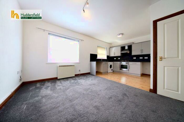 2 Bedroom Apartment To Rent In Quarmby Road, Huddersfield, HD3