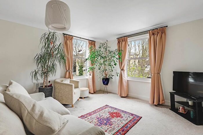 2 Bedroom Flat For Sale In Anerley Park, Anerley, London, SE20