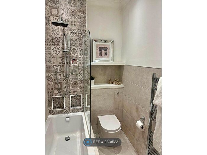 2 Bedroom Flat To Rent In Bowmont Terrace, Glasgow, G12