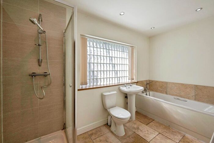 3 Bedroom Bungalow For Sale In Townfield Villas, Town Fields, Doncaster, South Yorkshire, DN1
