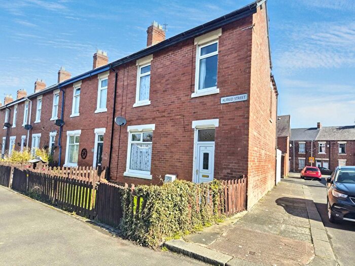 3 Bedroom End Terrace House For Sale In Alfred Street, Blyth, NE24