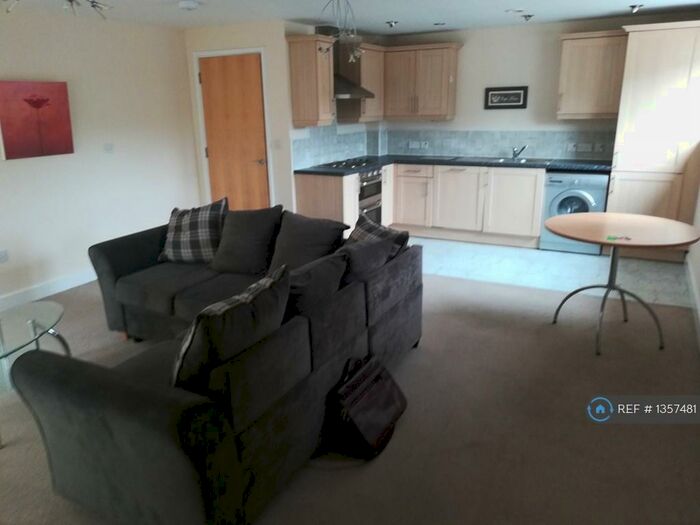 2 Bedroom Flat To Rent In Windsor Court, Newcastle, ST5