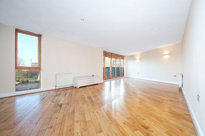 2 Bedroom Flat To Rent In Greenhead Street, Bridgeton, Glasgow, G40