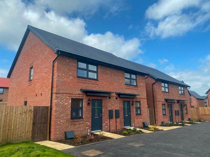 2 Bedroom Semi-Detached House For Sale In Fleming Fields, Leighton Buzzard, LU7