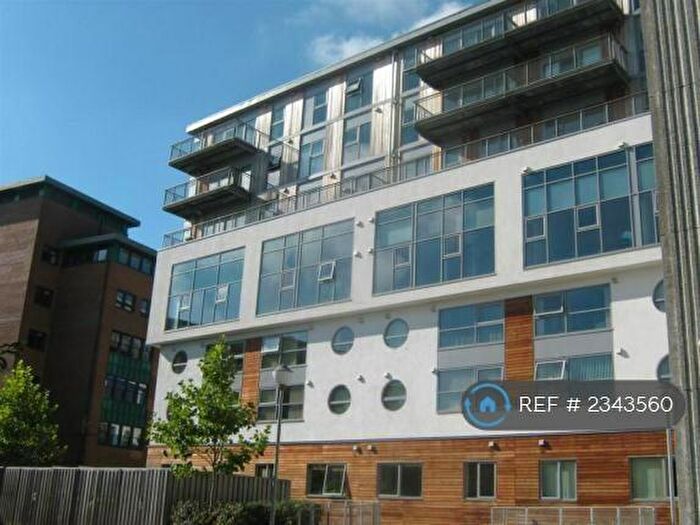 1 Bedroom Flat To Rent In Paramount, Swindon, SN1