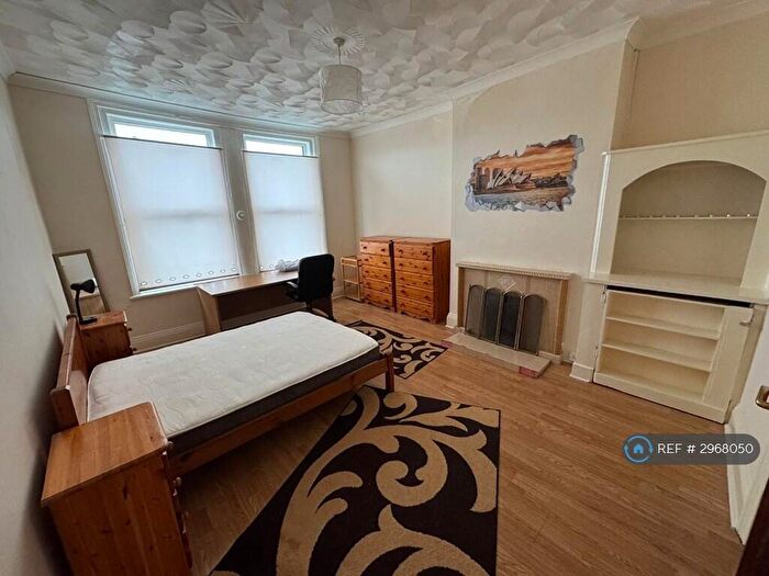 2 Bedroom Flat To Rent In Southampton, Southampton, SO14