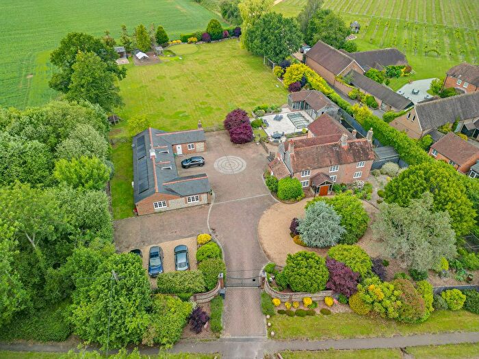 5 Bedroom Property For Sale In Botley Road, Shedfield, SO32