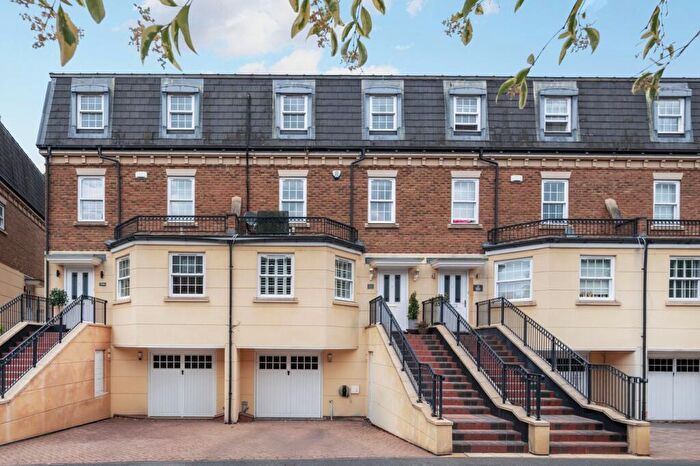5 Bedroom Town House For Sale In Haines Court, Weybridge, KT13