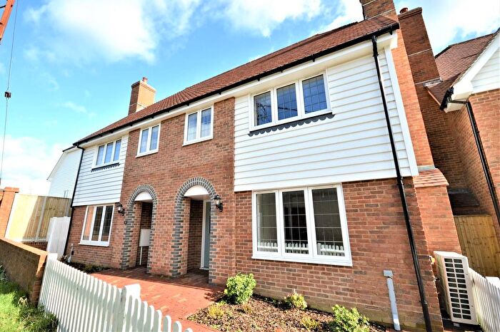 3 Bedroom Semi-Detached House To Rent In Boreham Street, Hailsham, BN27
