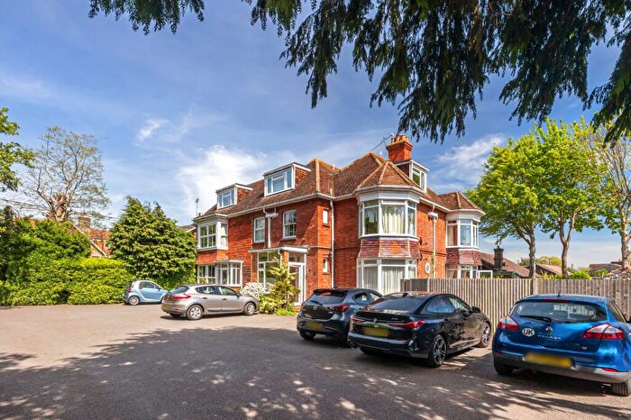 1 Bedroom Flat To Rent In Kings Barn Villas, Down House Kings Barn Villas, BN44