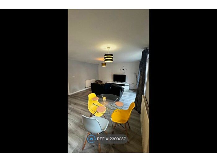 2 Bedroom Flat To Rent In Harrowby Street, Cardiff, CF10