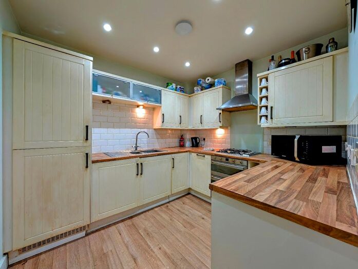 1 Bedroom Flat For Sale In Eirene Road, Goring-By-Sea, Worthing, BN12