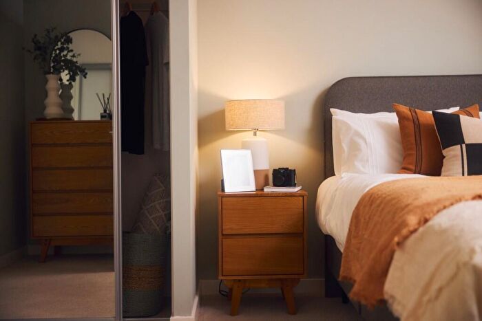 2 Bedroom Apartment To Rent In Chapel Wharf, Manchester, M3