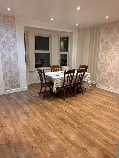 2 Bedroom Flat To Rent In Brighton Road, South Croydon, CR2