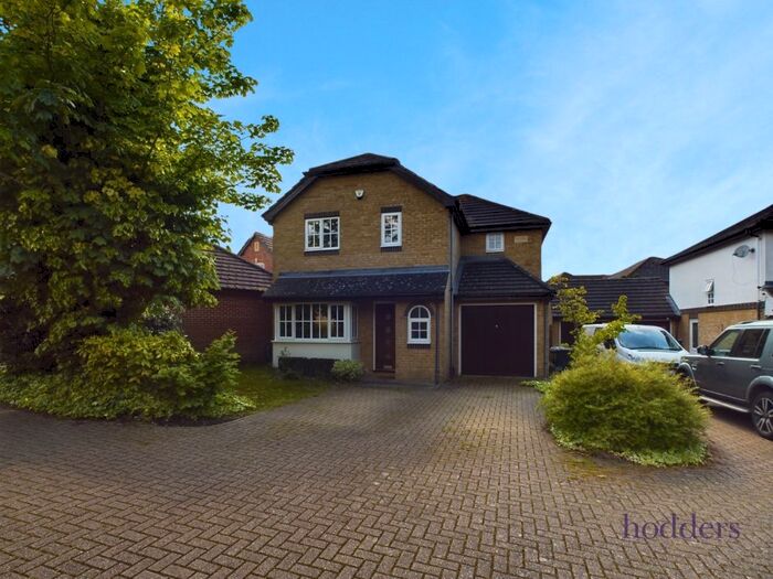 4 Bedroom Detached House To Rent In Pannells Close, Chertey, Surrey, KT16