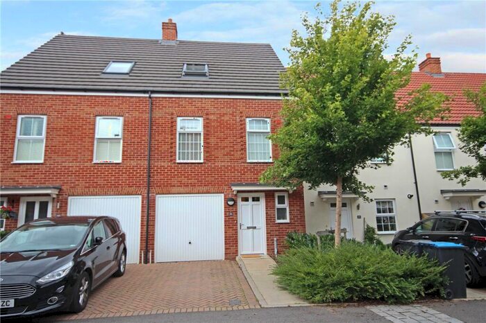 3 Bedroom Terraced House To Rent In Ver Brook Avenue, Markyate, St. Albans, Hertfordshire, AL3