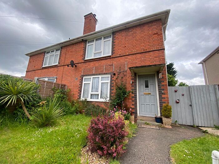 3 Bedroom Semi-Detached House To Rent In Laurel Road, Worcester, WR4