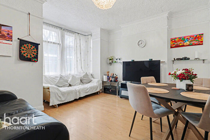 2 Bedroom Maisonette For Sale In Grange Road, London, SE25