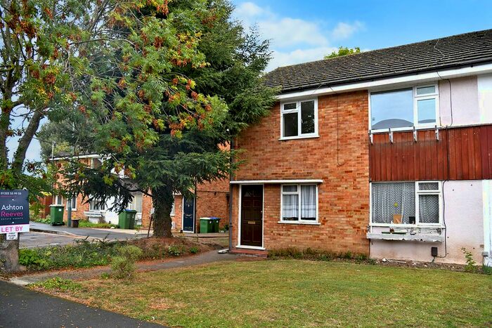 2 Bedroom Maisonette To Rent In Harbex Close, Bexley, DA5