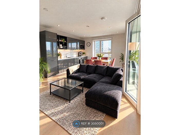 2 Bedroom Flat To Rent In Glasshouse Gardens, London, E20