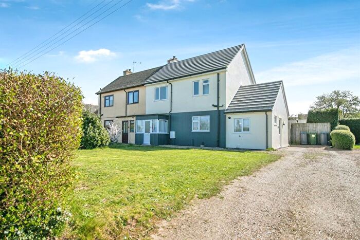 3 Bedroom Semi-Detached House For Sale In Dallinghoo Road, Wickham Market, Woodbridge, IP13
