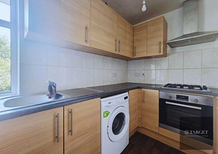 1 Bedroom Flat To Rent In Charlton Road, N9