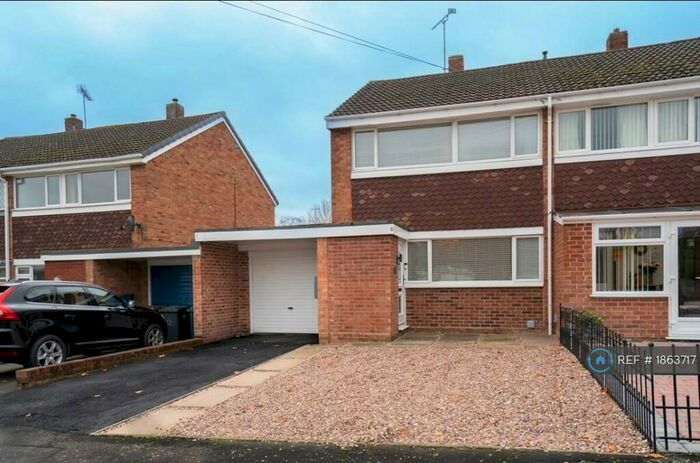 3 Bedroom Semi-Detached House To Rent In Farmside, Newhall, Swadlincote, DE11