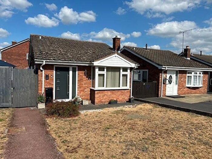 2 Bedroom Detached Bungalow For Sale In The Grange, Burton-On-Trent, DE14