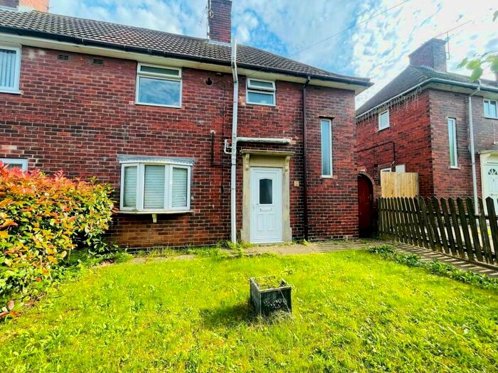 3 Bedroom Semi-Detached House To Rent In Robertsons Avenue, Duckmanton, S44