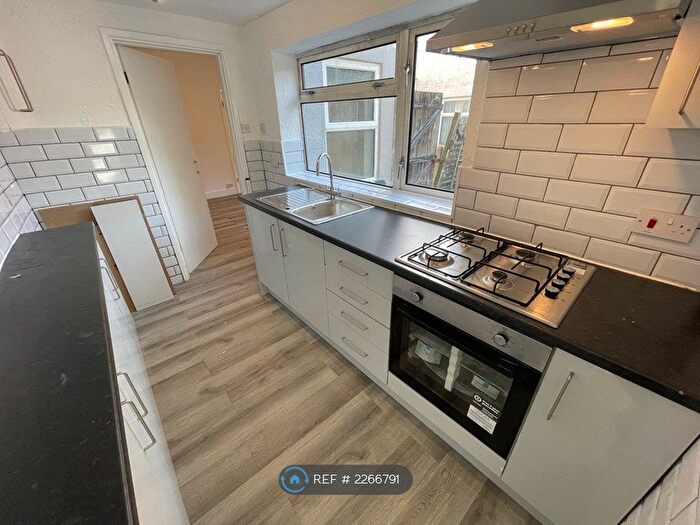 3 Bedroom Semi-Detached House To Rent In Kent Road, Southampton, SO17