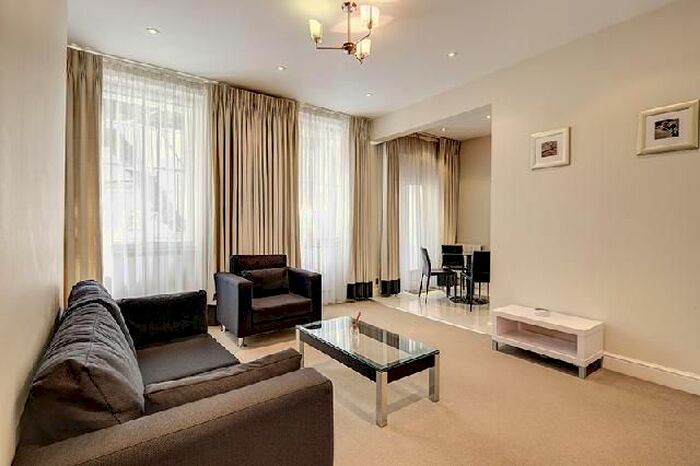 2 Bedroom Flat To Rent In Nottingham Place, Marylebone, London, W1U