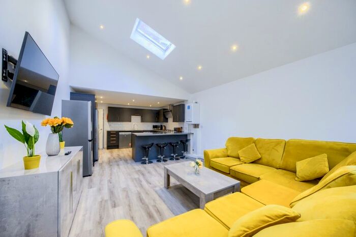 6 Bedroom Terraced House To Rent In Humber Avenue, Coventry, West Midlands, CV1