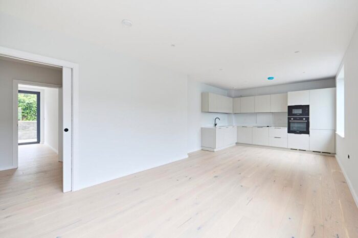 2 Bedroom Apartment For Sale In Coverdale Road, London, NW2
