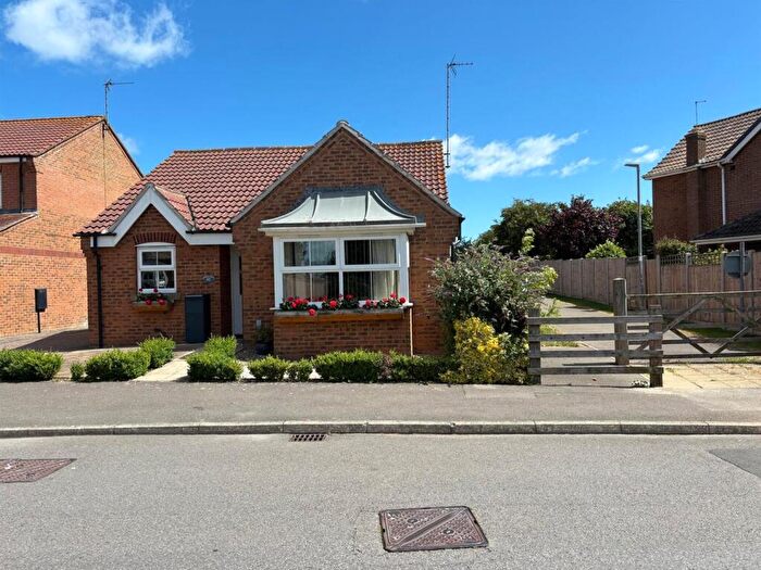 3 Bedroom Detached Bungalow For Sale In Ashcourt Drive, Hornsea, HU18