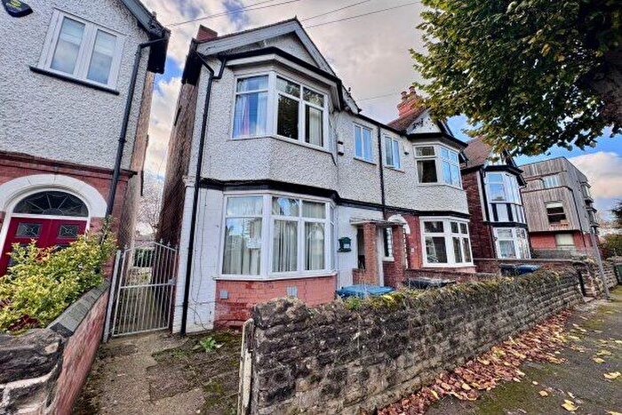 3 Bedroom Flat To Rent In Balmoral Avenue, Nottingham, NG2