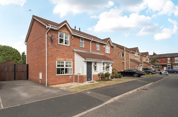 3 Bedroom Semi-Detached House For Sale In Henty Close, Eccles, M30