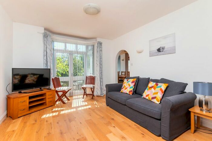4 Bedroom Flat To Rent In Walney Road, York, YO31