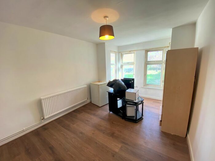 Property To Rent In Sheen Lane, London, SW14