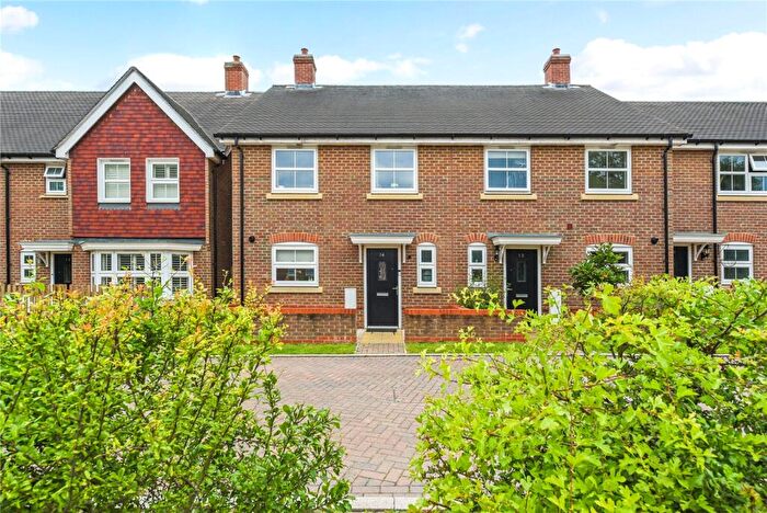 4 Bedroom Semi-Detached House For Sale In Drove Road, Petersfield, Hampshire, GU31