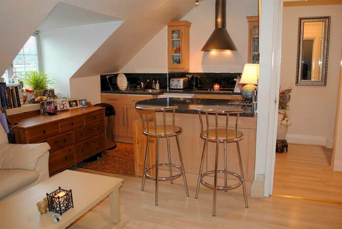 1 Bedroom Flat To Rent In Sylvan Avenue, London, NW7