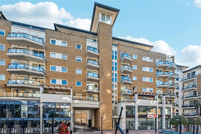 3 Bedroom Flat To Rent In Smugglers Way, London, SW18